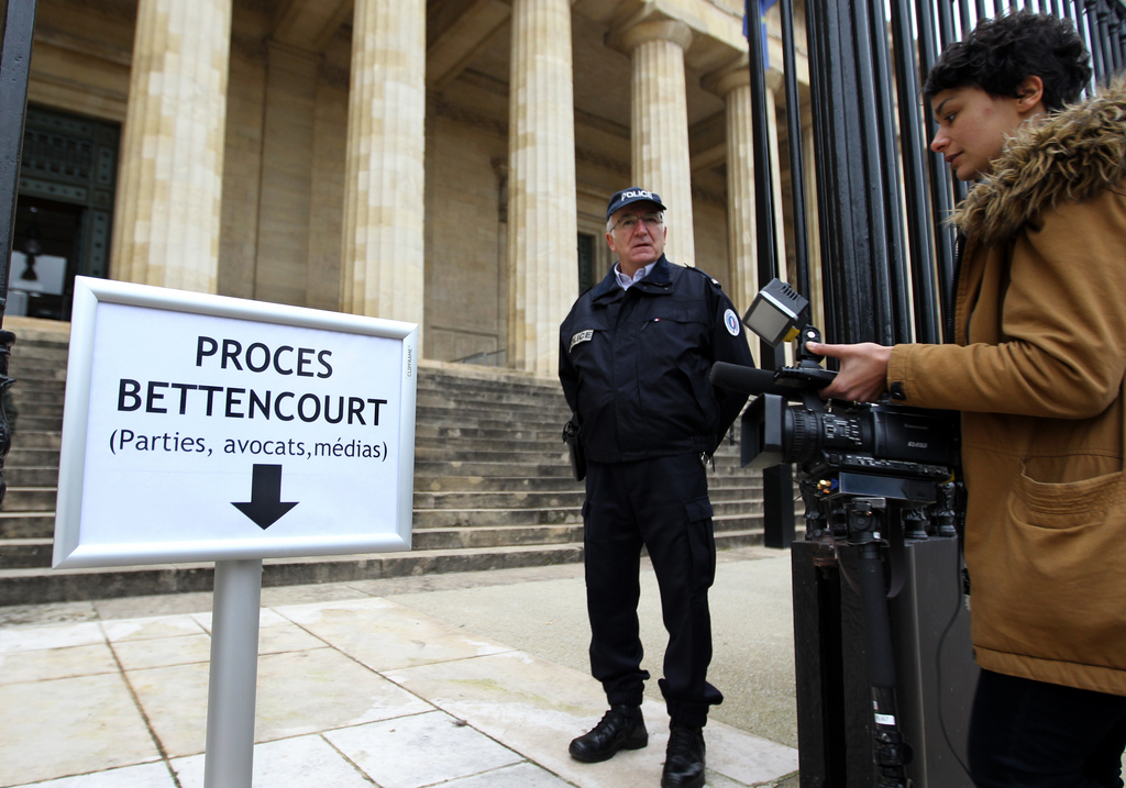 Le procès de l'affaire Bettencourt se poursuit à Bordeaux.