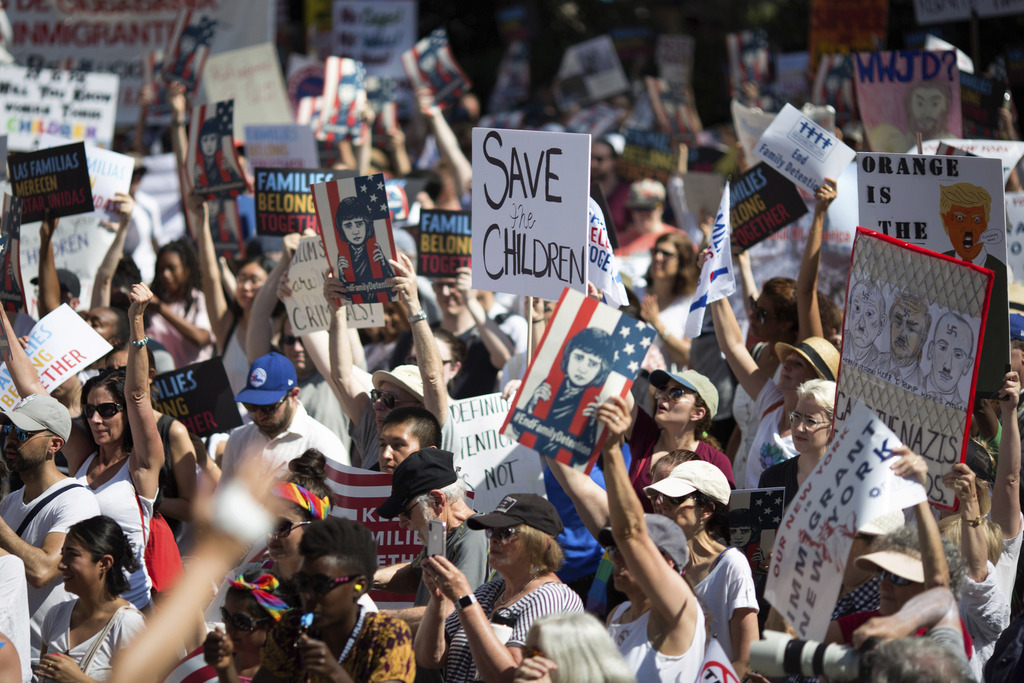 Des centaines de rassemblements ont eu lieu aux Etats-Unis afin de protester contre la politique migratoire de D. Trump.