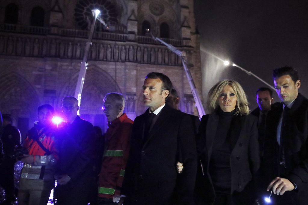 Emmanuel Macron a déclaré mardi soir vouloir rebâtir la cathédrale de Notre-Dame de Paris plus belle encore, "d'ici cinq années".
