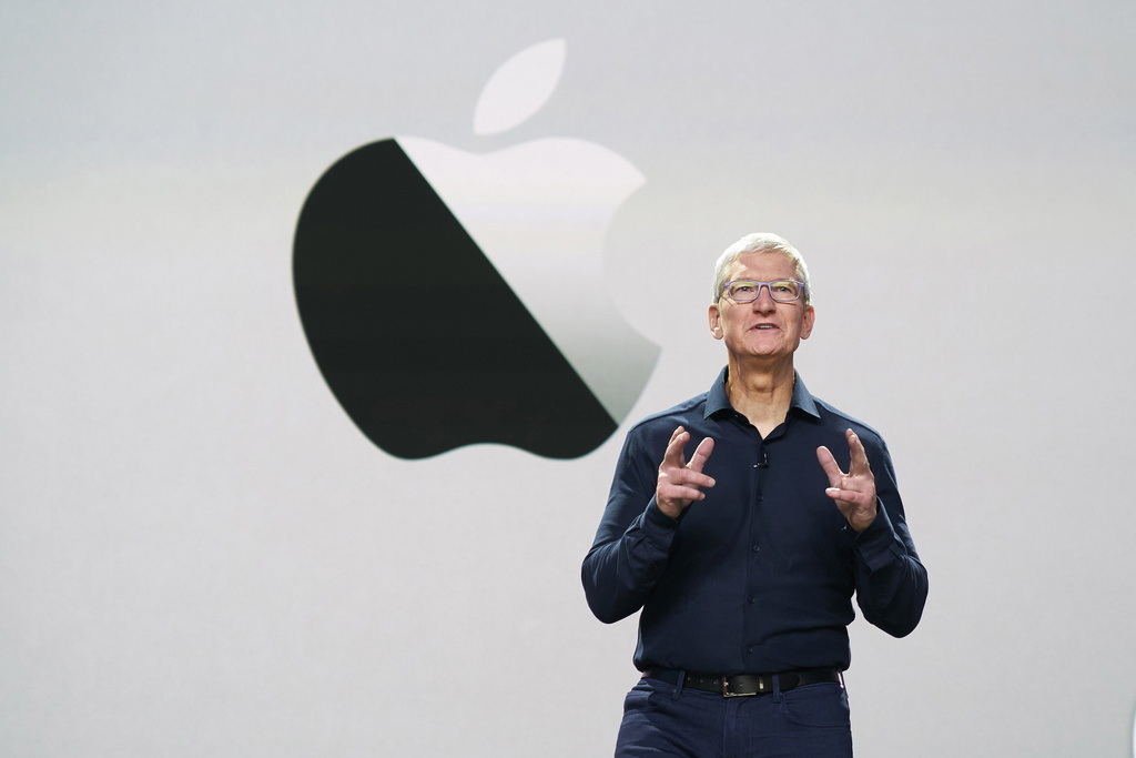 Tim Cook, le patron d'Apple, a présenté le changement comme un "bond en avant pour le Mac". 