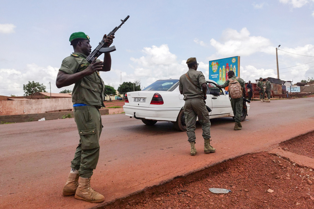La mutinerie a débuté dans la matinée dans un camp militaire de la banlieue de Bamako.