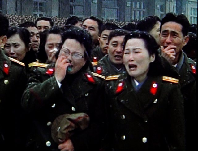 Une foule nombreuse pour suivre les obsèques de Kim Jong-Il en Corée du Nord. 