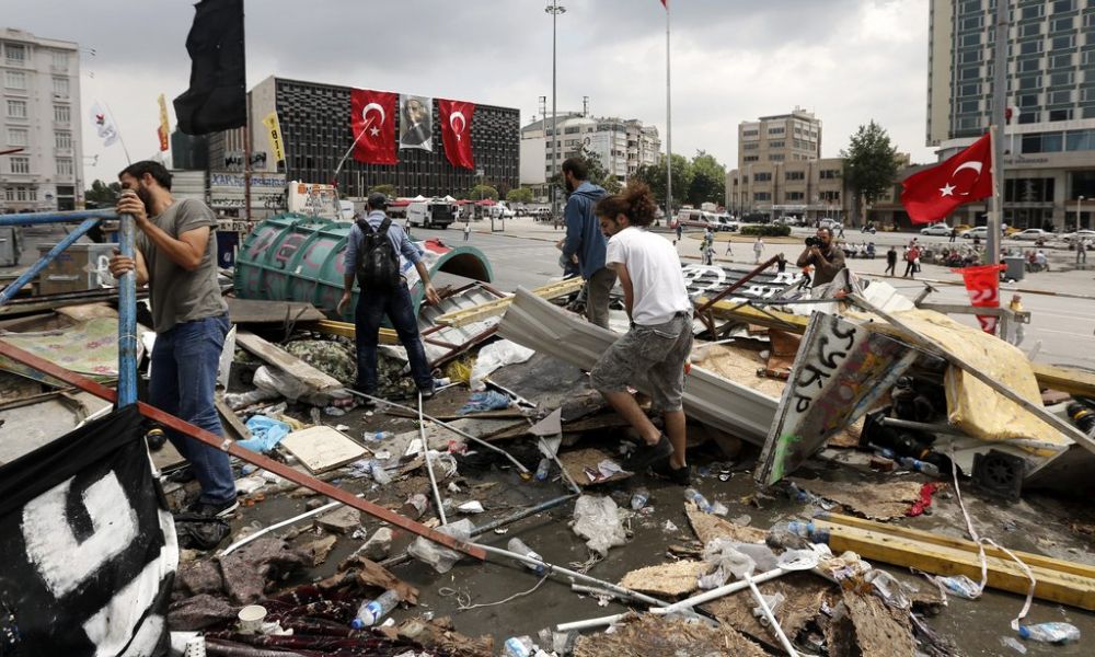 Les manifestants contre le premier ministre turque Recep Erdogan ont été évacués du parc Gezi. 
