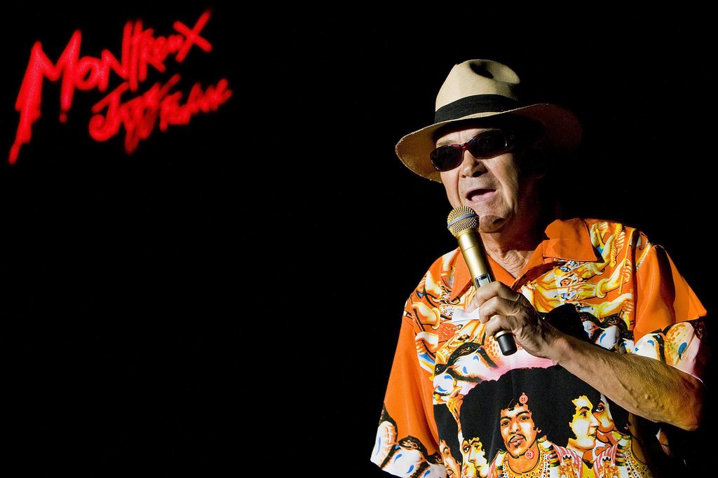 Claude Nobs, founder and director of the Montreux Jazz Festival, speaks on the Stravinski Hall stage at the 43nd Montreux Jazz Festival in Montreux, Switzerland, late Saturday, July 4, 2009. (KEYSTONE/Jean-Christophe Bott)