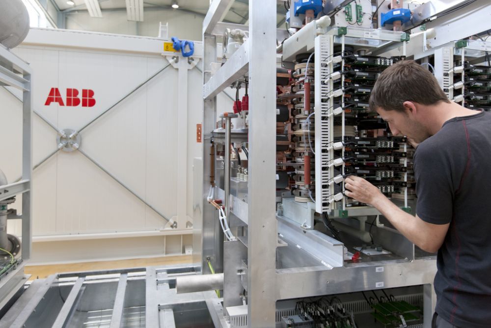 Installation of a medium voltage AC drive at the ABB production facility in Turgi, Switzerland, pictured on July 24, 2012. (KEYSTONE/Alessandro Della Bella)