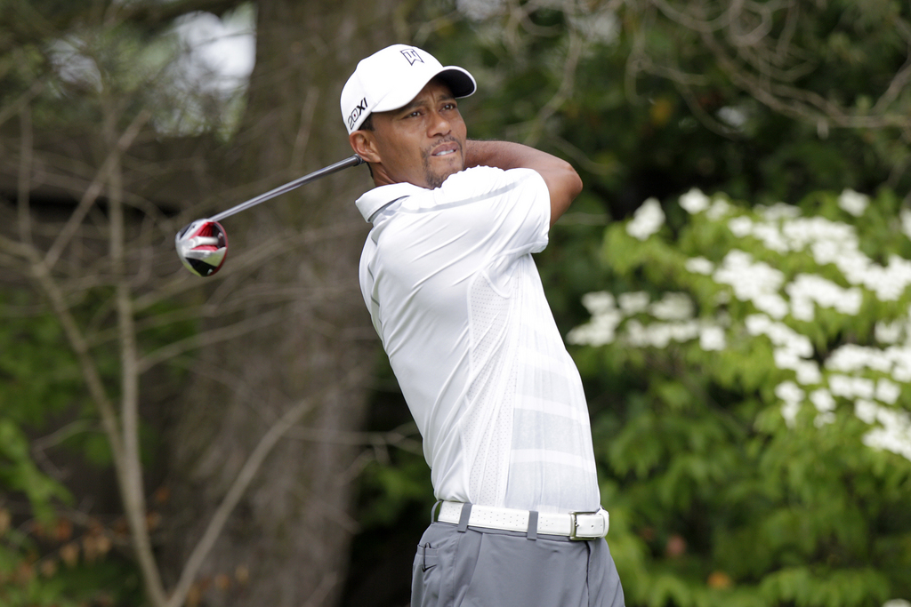 Tiger Woods est à nouveau le sportif le mieux payé de la planète, relève le magazine américain "Forbes".