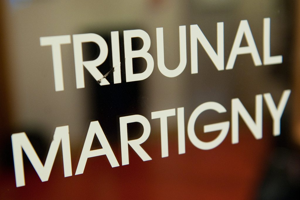 Une rocade de juges au tribunal de district de Martigny a été effectuée après des propos dénigrants et dépréciatifs tenus par certains magistrats à l'égard des femmes.