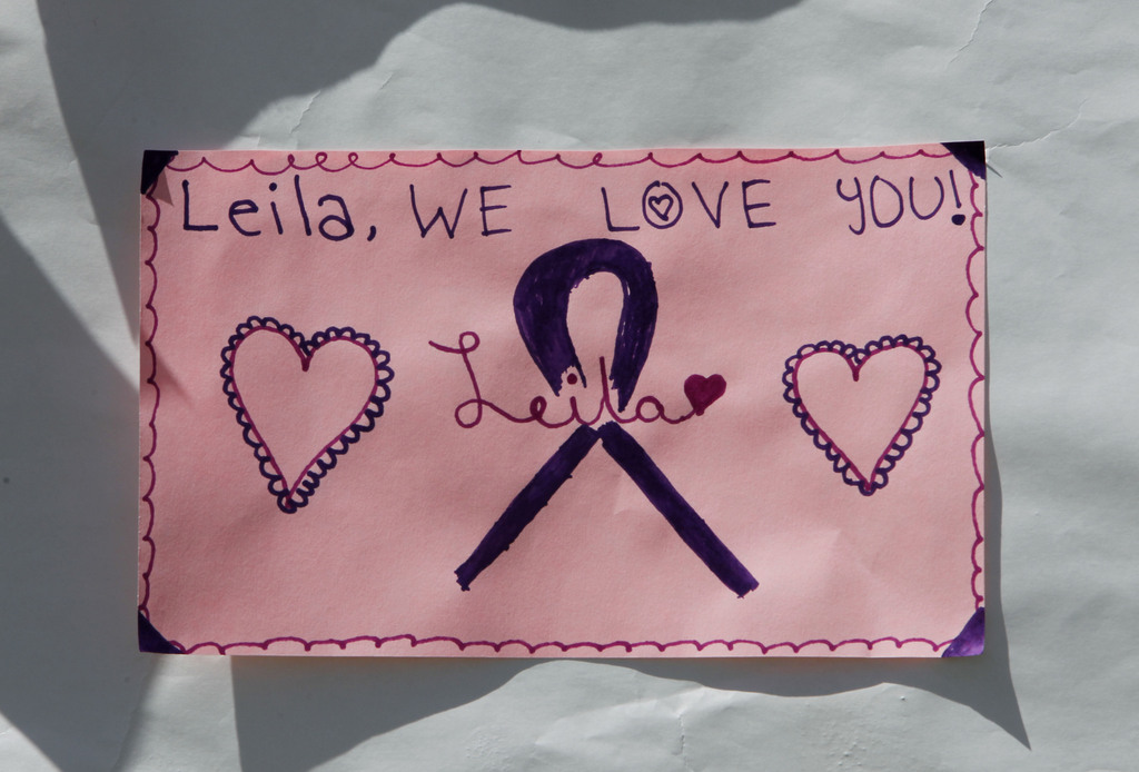 Leila, 8 ans, est morte poignardée le 27 avril dans la maison familiale de Valley Springs (Californie). Son frère, 12 ans, a été arrêté pour homicide.