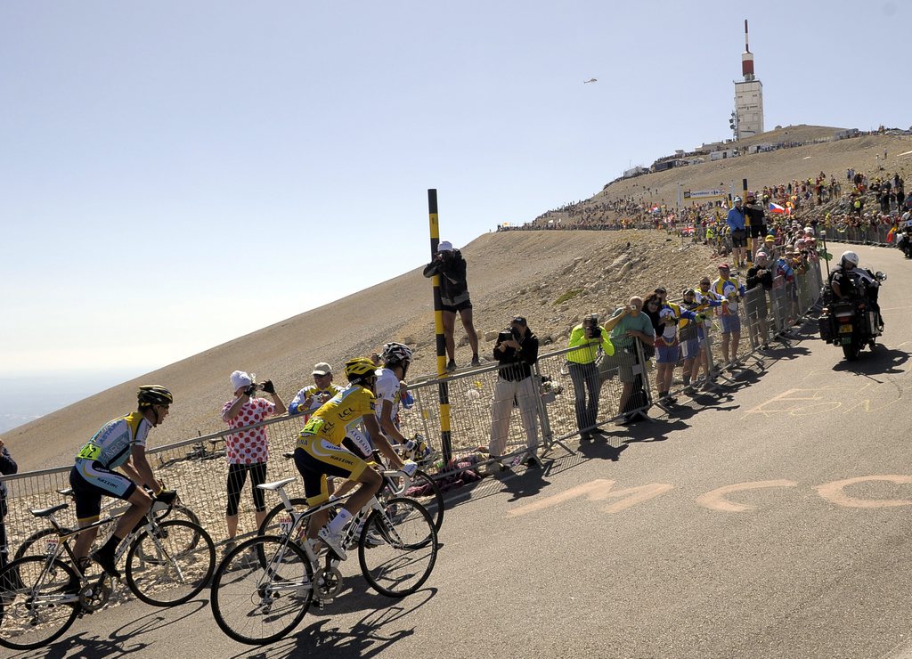 Les coureurs du Tour de France 2013 en découdront sur les pentes prestigieuses du Mont-Ventoux. Une étape-clé, à suivre le 14 juillet. 