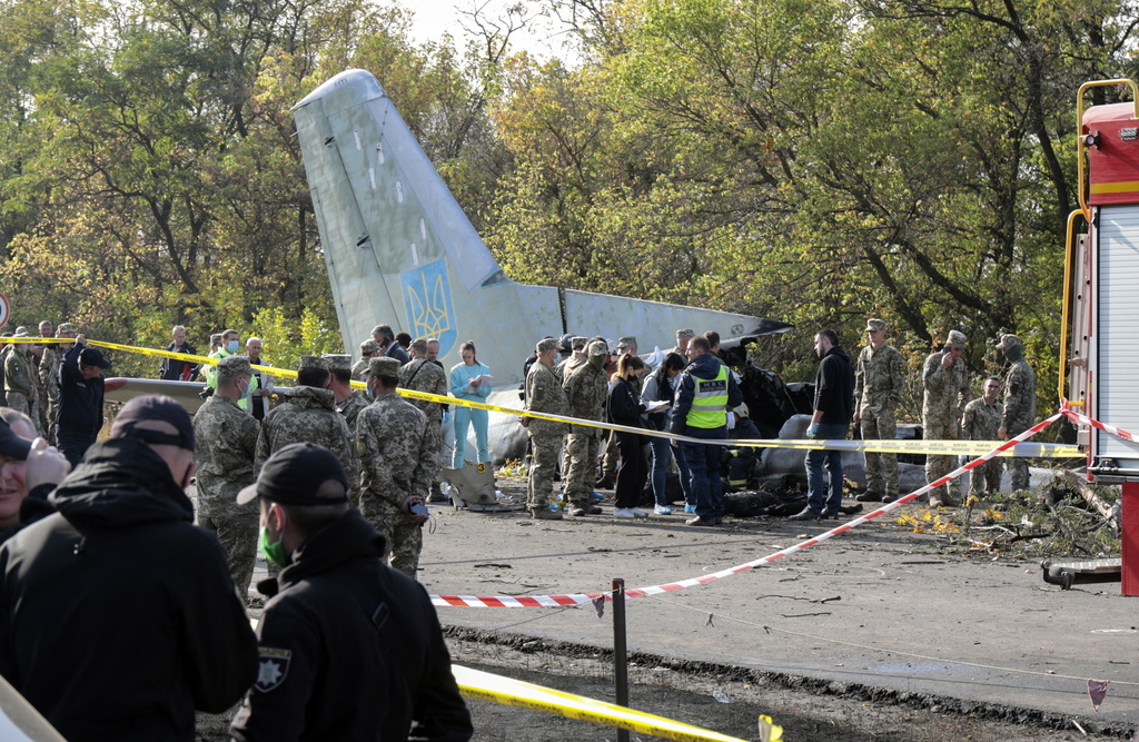 Au total, l'avion transportait 27 personnes, sept membres d'équipage et 20 étudiants de l'université nationale de l'aviation de Kharkiv. 