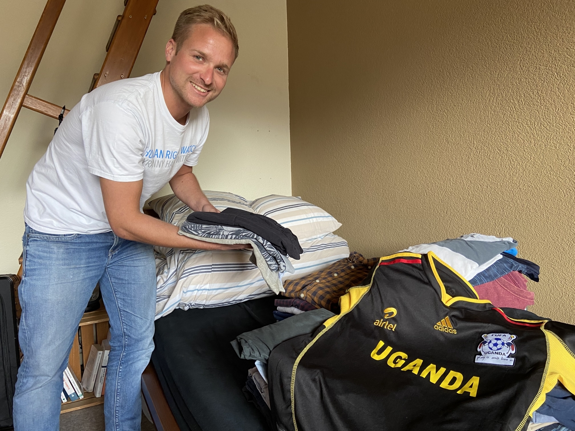 Occupé aux derniers préparatifs pour sa mission de deux ans en Ouganda, Bastian Collet nous a accueillis chez lui à Bramois jeudi.