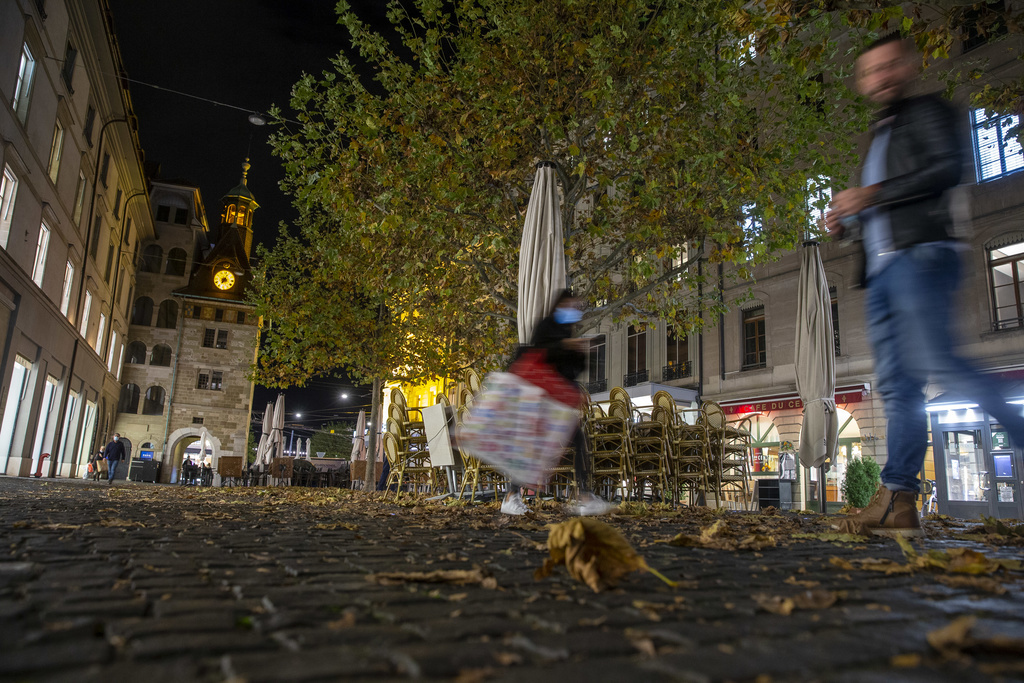 Genève a ordonné la fermeture des bars, restaurants et commerces non essentiels depuis le 2 novembre (archive).