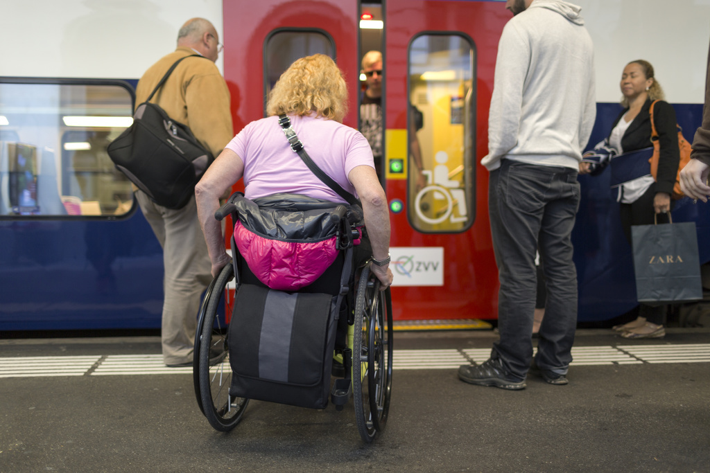 Fin 2019, 873 des 1800 gares de Suisse étaient conformes à la loi sur l'égalité pour les handicapés.