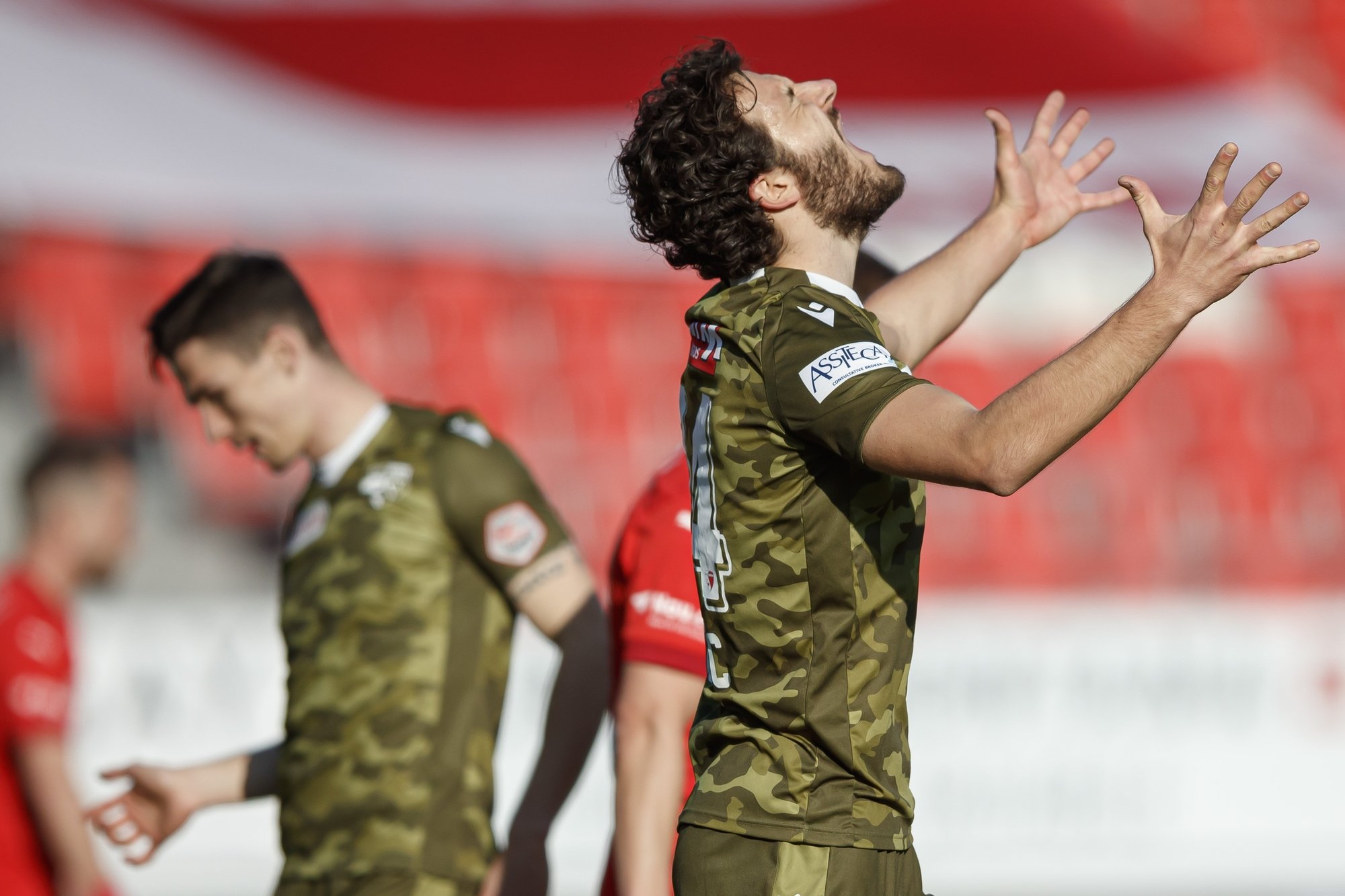 Anto Grgic se désespère après avoir manqué une occasion devant le but du FC Vaduz.