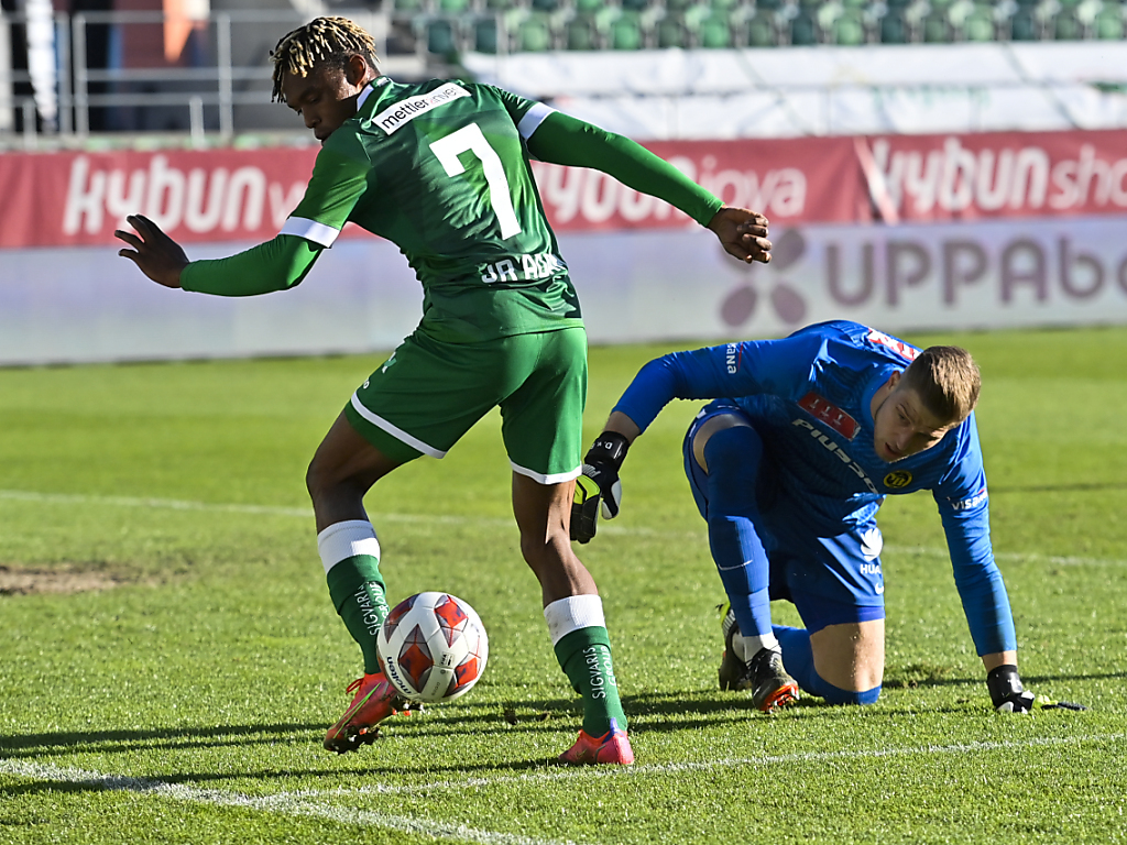 L'Autrichien Chukwubuike Junior Adamu a ouvert la marque pour Saint-Gall avant d'offrir la passe décisive à Duah sur le 2-0.