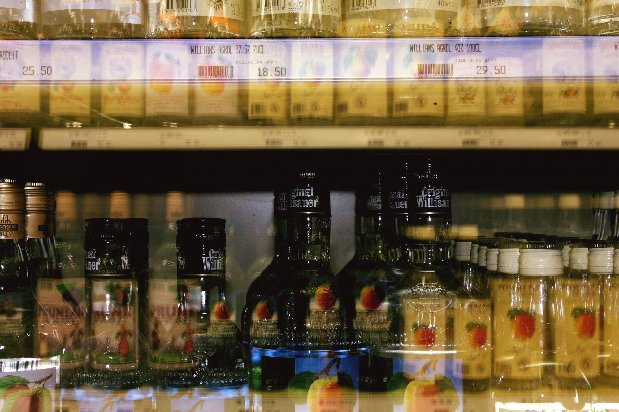 Les magasins valaisans pourront toujours vendre de l’alcool jusqu’à 22 heures.