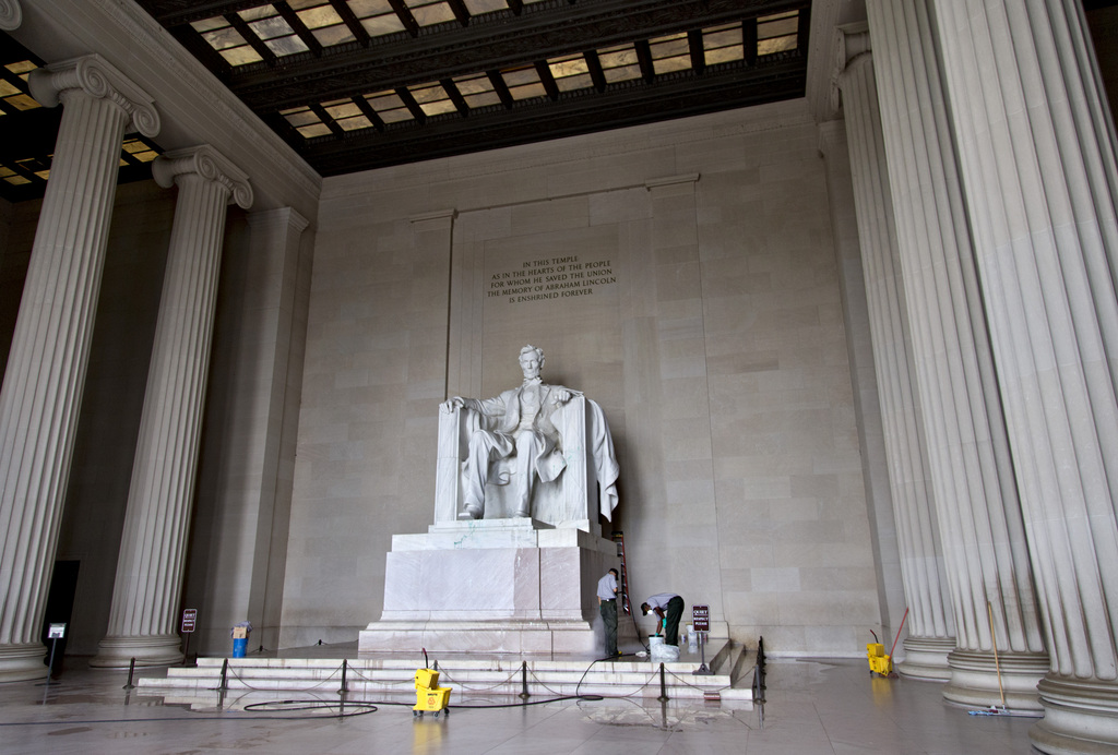 La statue d'Abraham Lincoln était la première à avoir fait les frais des jets de peinture. Elle a été nettoyée.