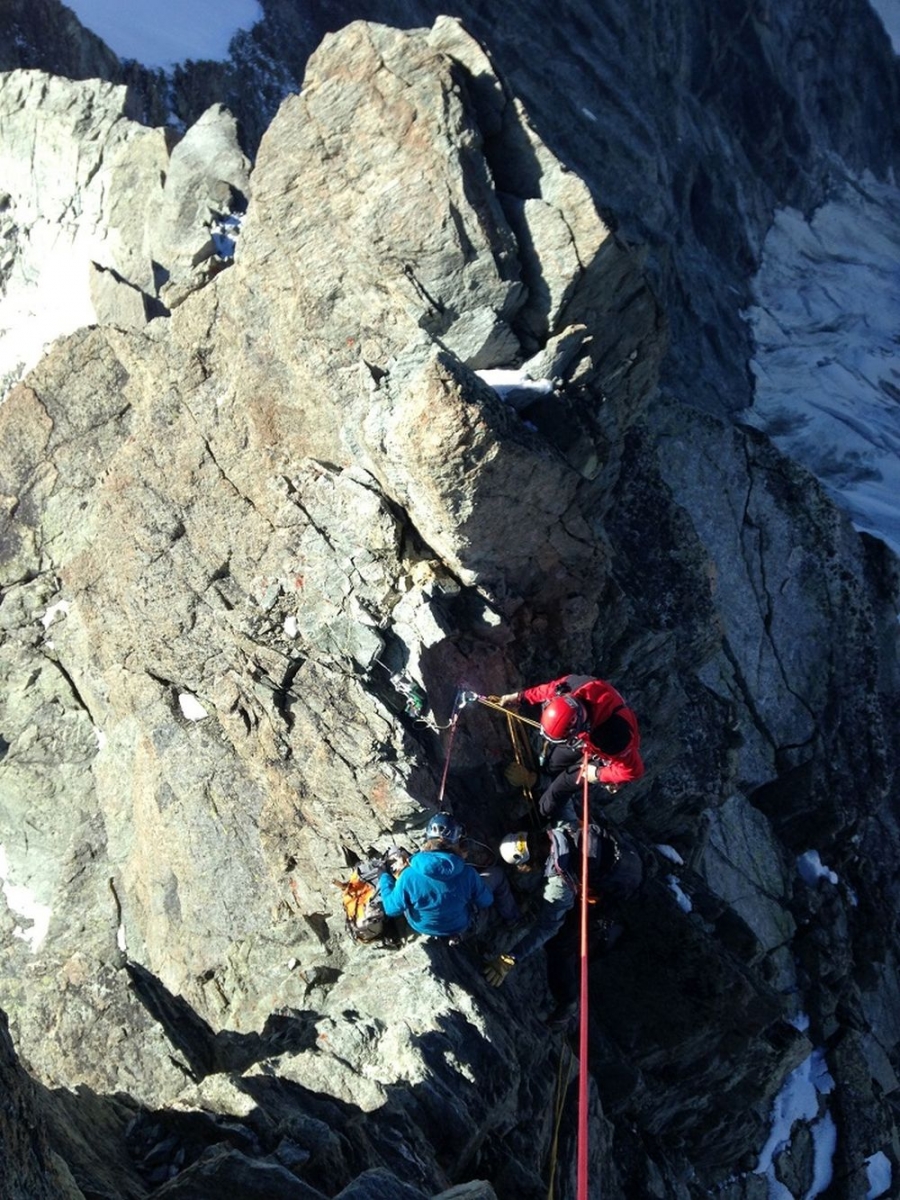 Deux alpinistes ont été secourus d'une fâcheuse posture en fin de journée au Grand Cornier, dimanche.