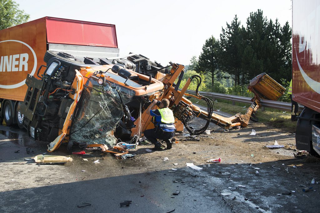 Une collision entre deux camions et une auto s'est produit ce matin sur la route de Berne à la hauteur de Montpeveyres. Trois blessés sont à déplorer.Montpreveyres
