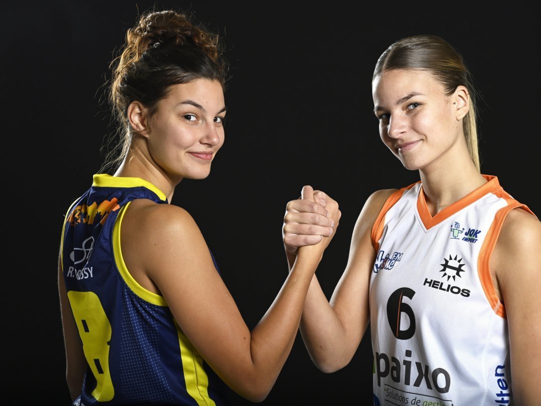 Cécilia de Preux (à gauche) évolue sous les couleurs du BBC Troistorrents, sa sœur Amélie (à droite) défend quant à elle les couleurs d'Hélios Basket.