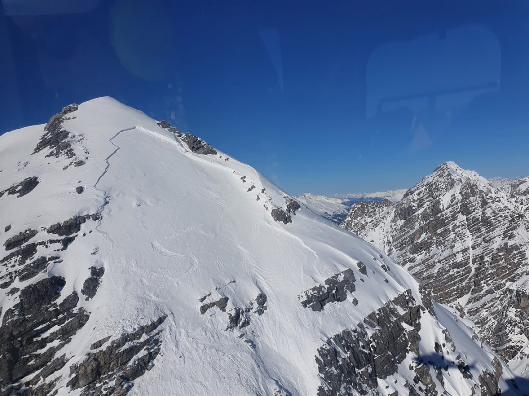 Au Piz Zuort, deux Autrichiens de 18 et 52 ans ont péri dans une avalanche.
