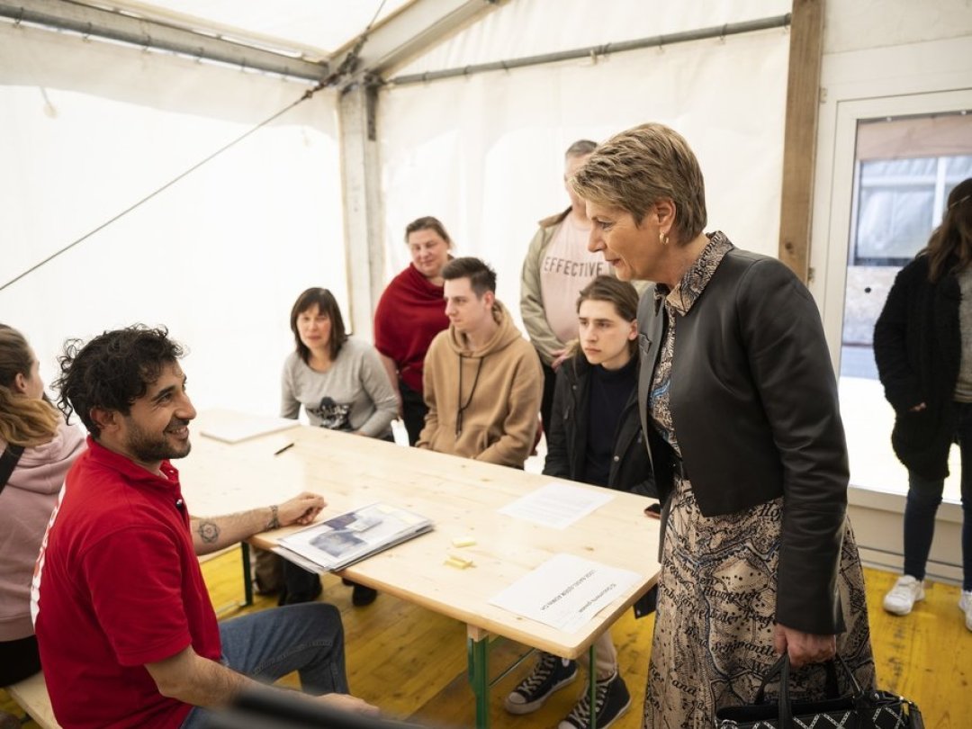 Le 24 mars, Karin Keller-Sutter avait visité un centre d'asile à Bâle.