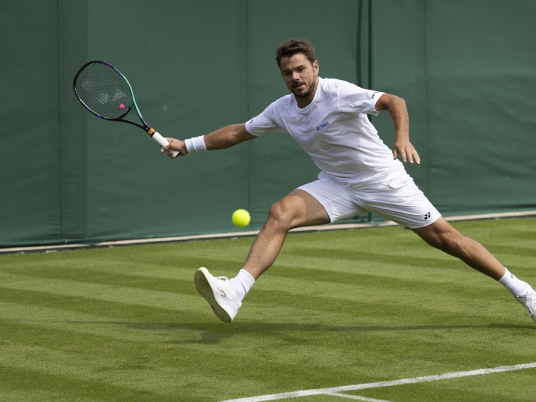 Le Suisse Stan Wawrinka en action lors d'une séance d'entraînement à Wimbledon.