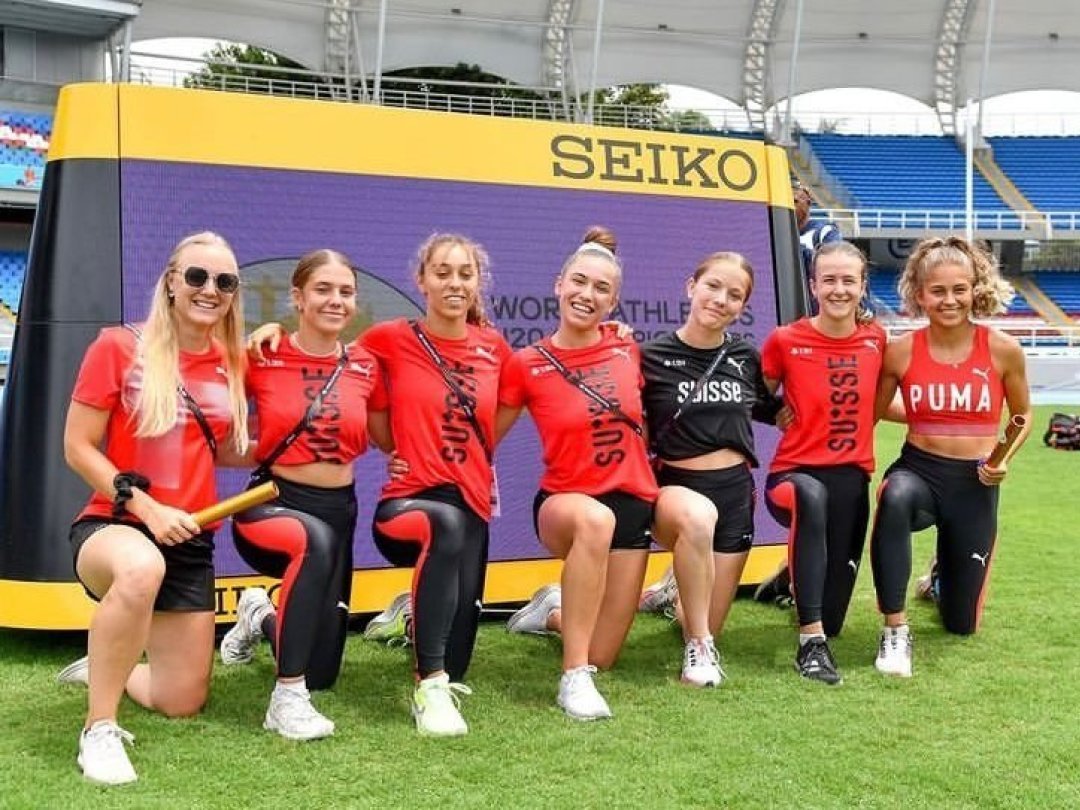 Le relais féminin, de gauche à droite: Aurélie Gutschmidt (coach), Manon Berclaz (remplaçante), Iris Caligiuri (remplaçante), Soraya Becerra, Emma Van Camp, Anouk Ledermann et Selina Furler.