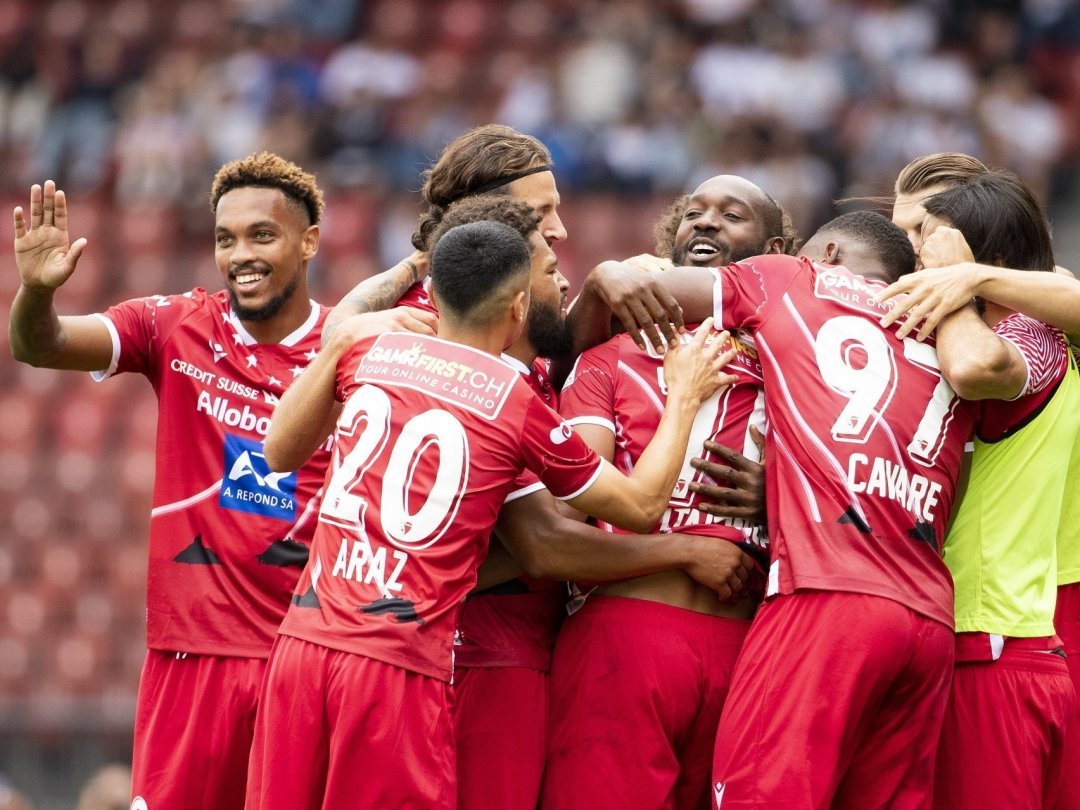 Les joueurs du FC Sion se congratulent après le succès obtenu contre le FC Zurich au stade du Letzigrund le 7 août.