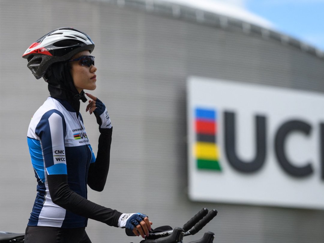 La réfugiée Afghane Masomah Ali Zada participe ce dimanche aux Championnats d'Afghanistan Route femmes, organisés exceptionnellement à Aigle, au siège de l'Union cycliste internationale (UCI).