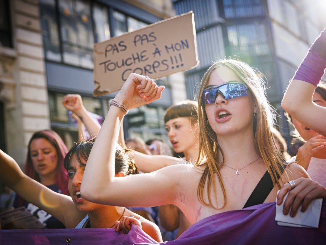 Grève des femmes à Genève, le 14 juin 2022. La mobilisation de la jeune génération devrait avoir un impact sur les prochaines élections fédérales.