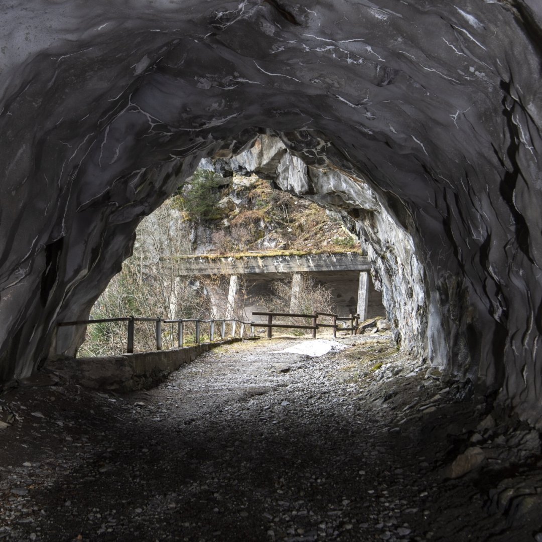 A Tête-Noire, l'ancien tunnel, premier ouvrage de la route Chamonix-Martigny. Une des curiosités méconnues de la vallée du Trient.