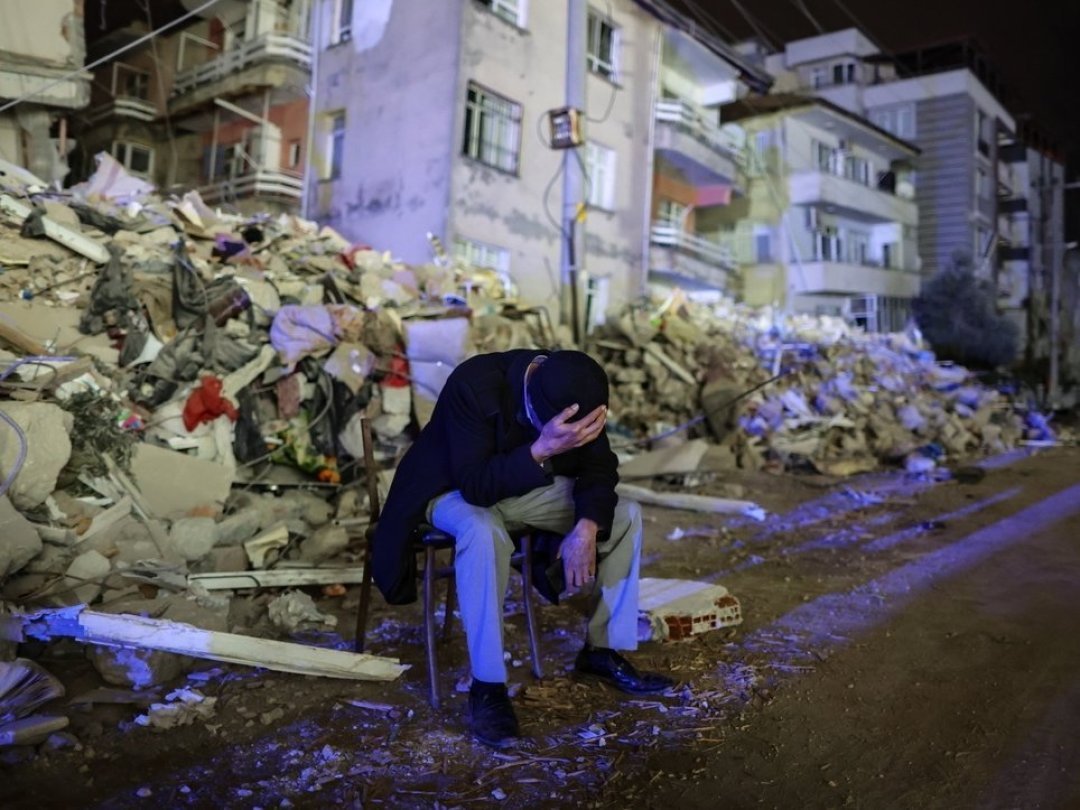 Ce nouveau tremblement de terre, considéré comme une réplique du premier, est survenu lundi à 20h04 dans la province turque de Hatay.