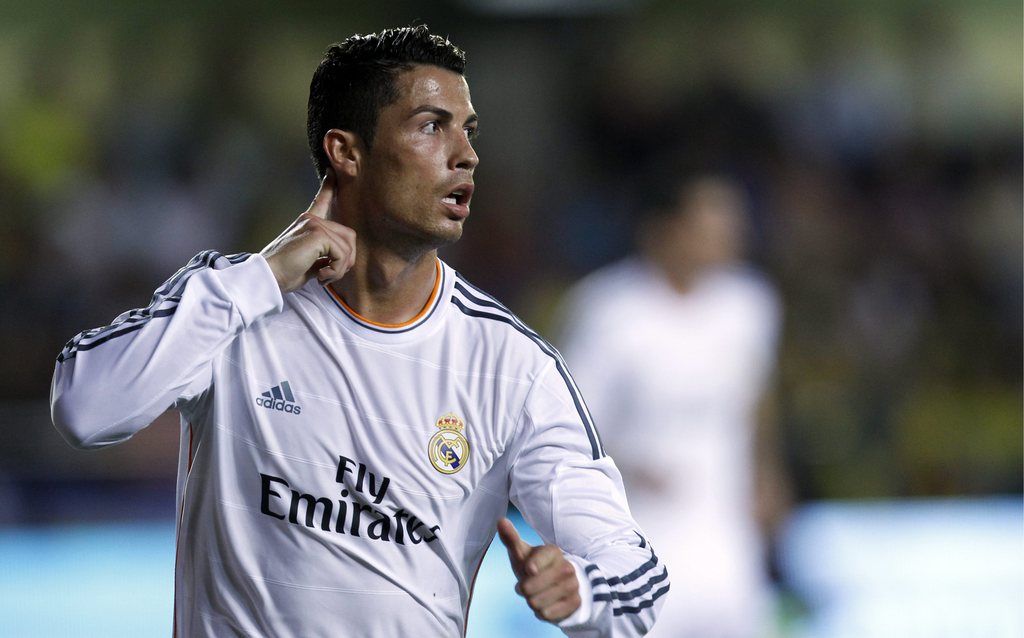 Le Real Madrid a décidé de prolonger le contrat de son attaquant portugais Cristiano Ronaldo, qui devait expirer en 2015.