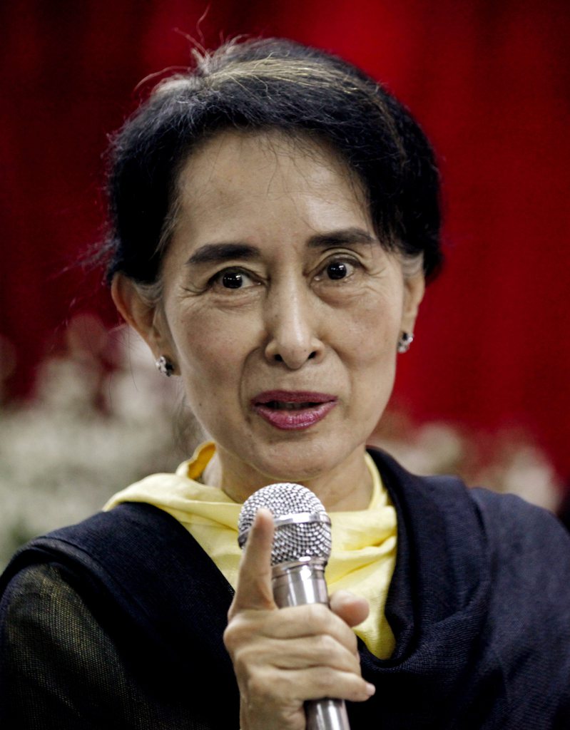 Aung San Suu Kiy demande des changements dans la Constitution birmane, afin de pouvoir briguer la présidence du pays.
