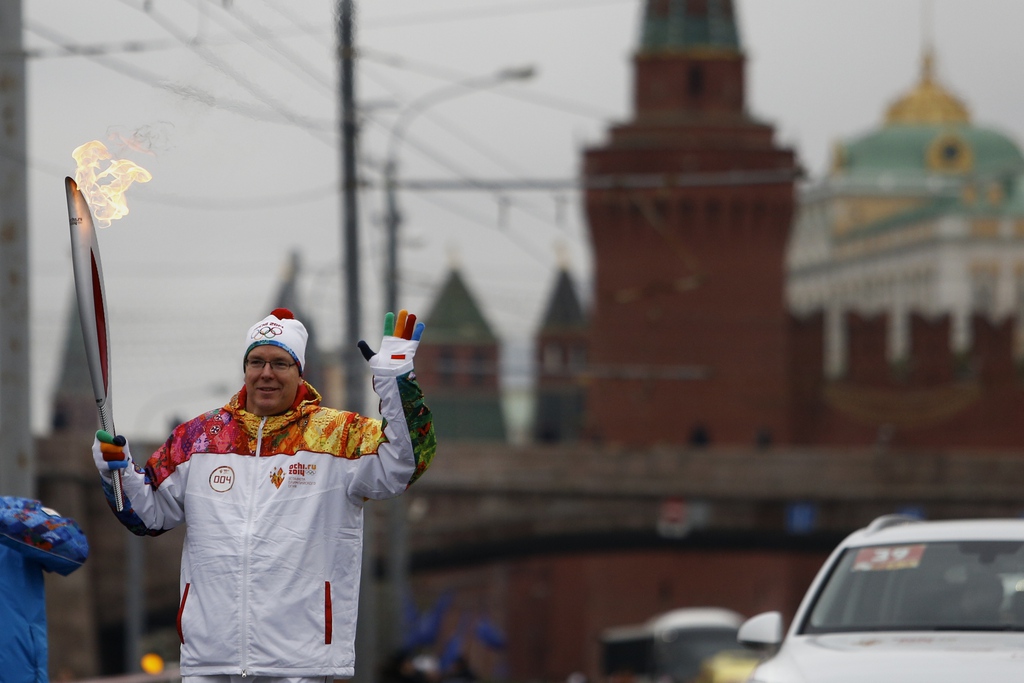 Le relais de la flamme olympique des JO d'hiver de Sotchi a débuté lundi à Moscou, première étape d'un long parcours à travers la Russie jusqu'aux Jeux en février.