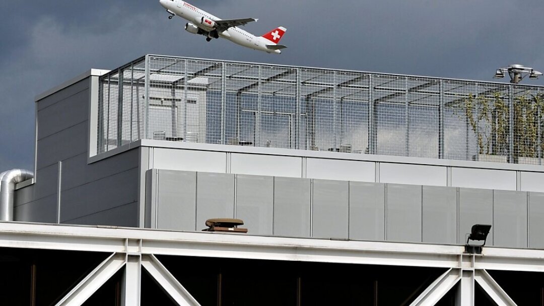 Migration: 5742 personnes frappées d’une décision de renvoi ont quitté la Suisse en 2023