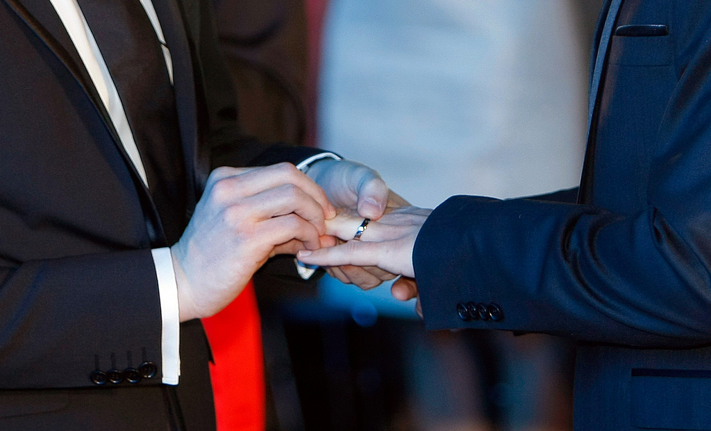 Le Synode de l'Eglise protestante vaudoise a modifié sa réglementation en matière de rites religieux pour les mariages de personnes de même sexe. Les nouvelles mesures entreront en vigueur dès 2014.