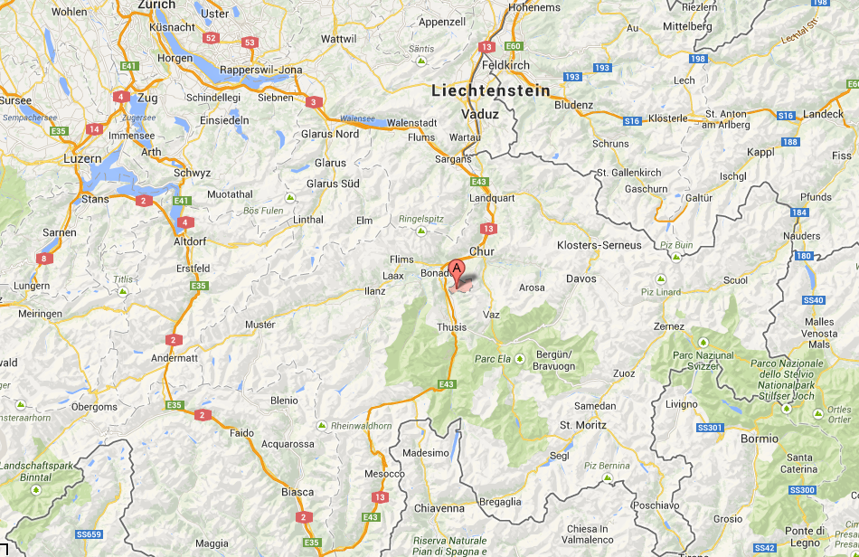 Un véhicule agricole a fait vendredi matin une chute de 500 mètres dans un ravin après une sortie de route près de Scheid, dans les Grisons.