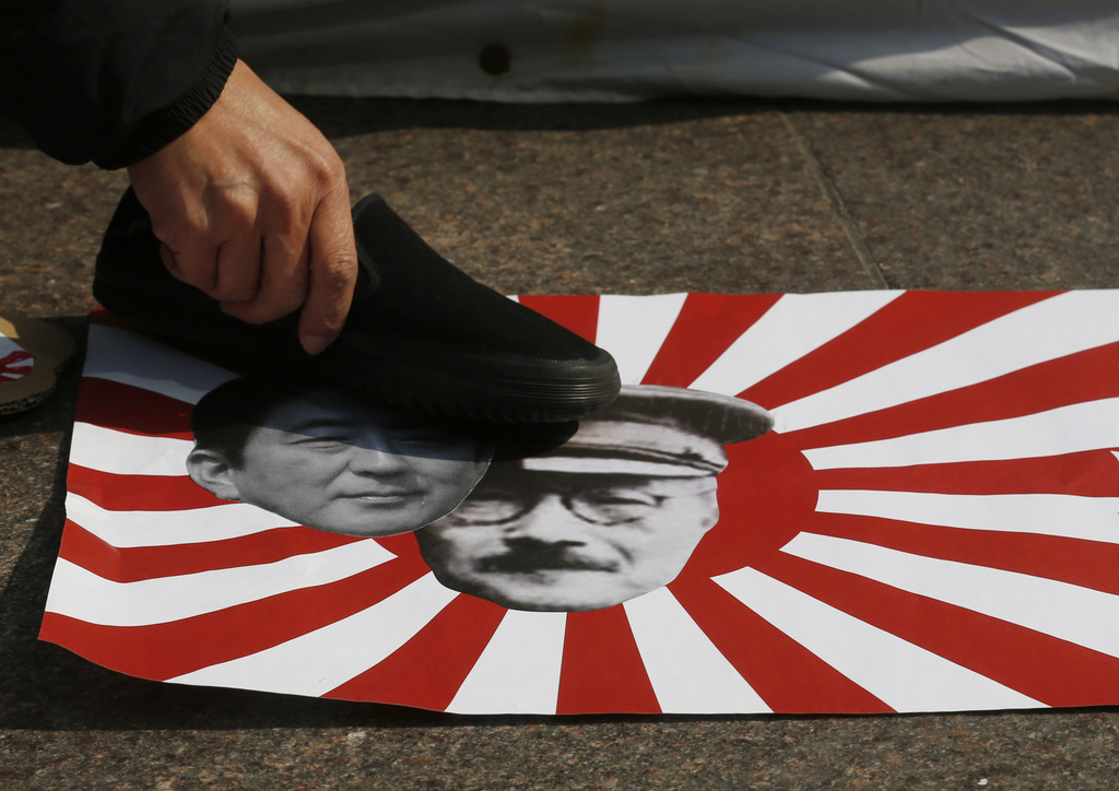 La Chine doit prendre des mesures de rétorsion "appropriées, et même légèrement excessives" après la visite controversée de Shinzo Abe au sanctuaire de Yasukuni.