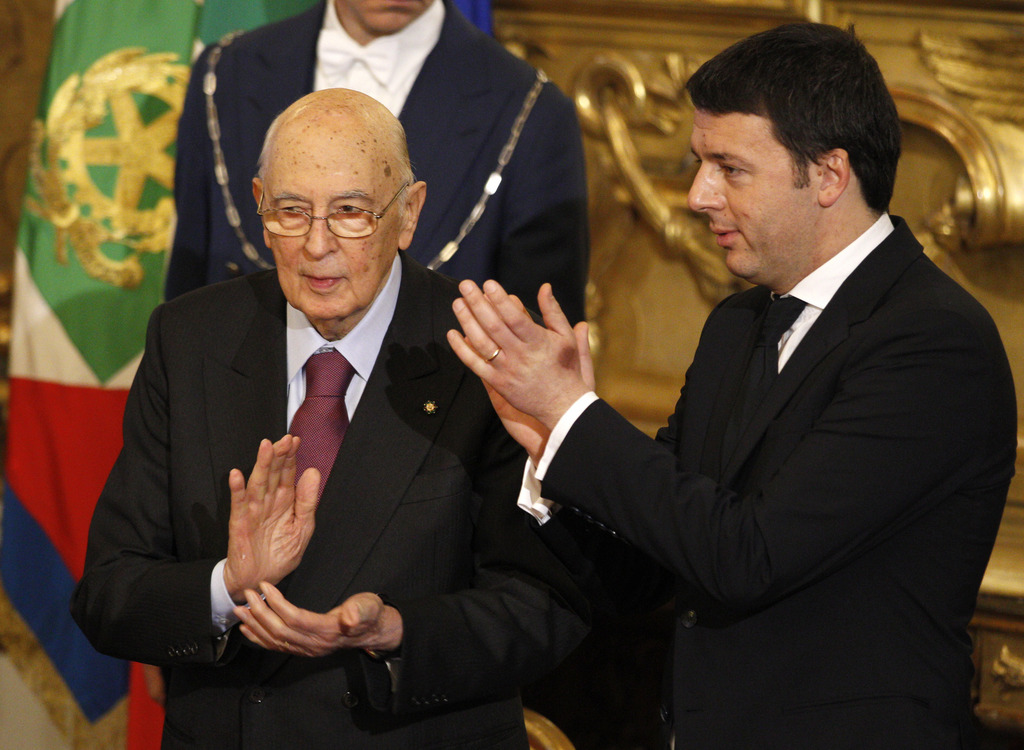 Sous les yeux du président Giorgio Napolitano, Matteo Renzi a prêté serment vendredi soir en compagnie de son gouvernement.