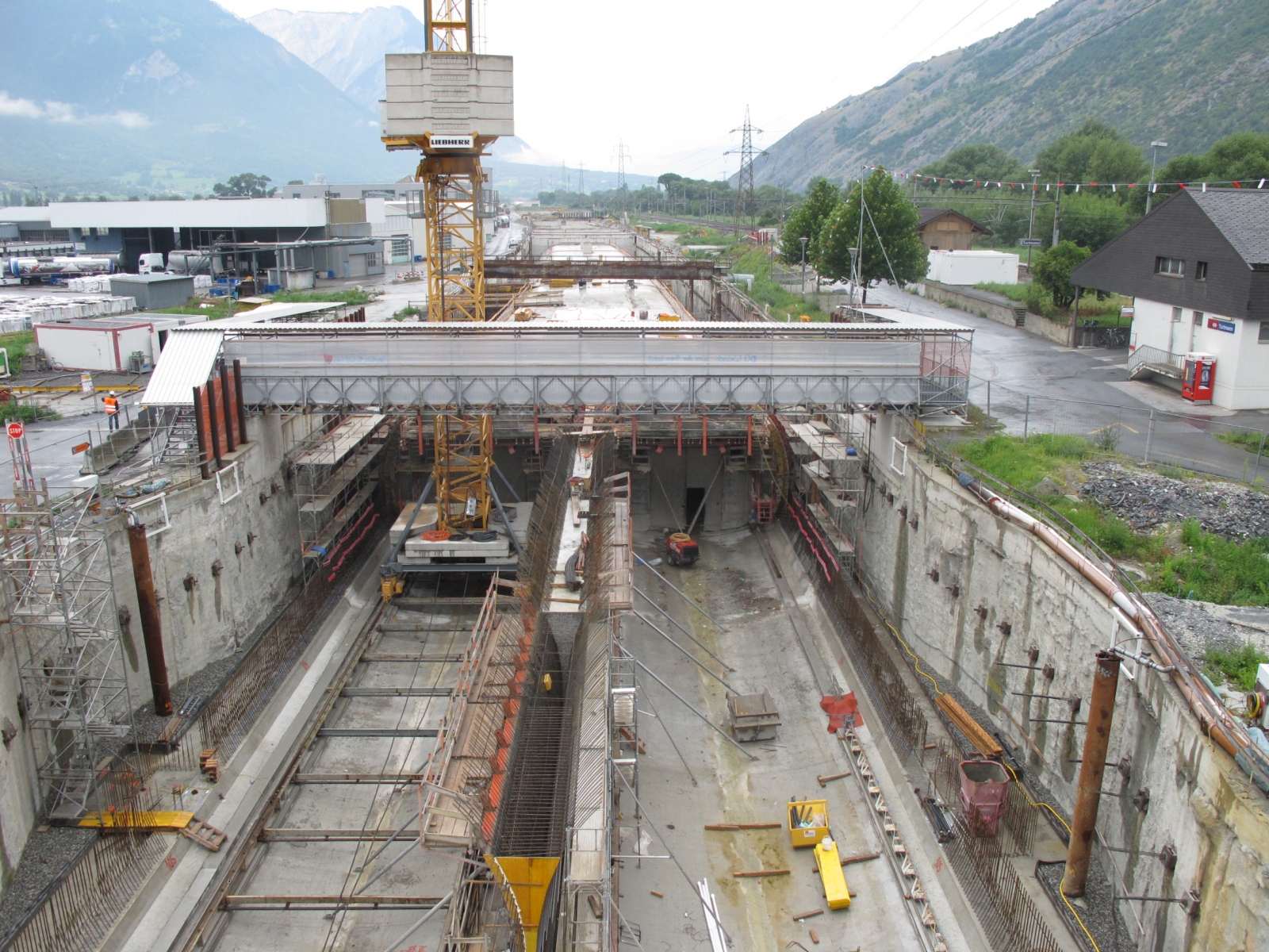Il faudra encore des années avant que les voitures puissent prendre la place du chantier sur l'A9 dans le Haut-Valais.