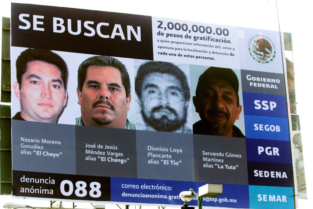 "El Chayo", "le dingue" (1er depuis la gauche) était activement recherché par la police mexicaine jusqu'en 2010. Date à laquelle il aurait été abattu dans une fusillade...