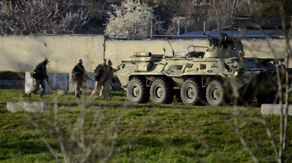 Les forces russes ont pris le contrôle de pratiquement toutes les bases ukrainiennes en Crimée.
