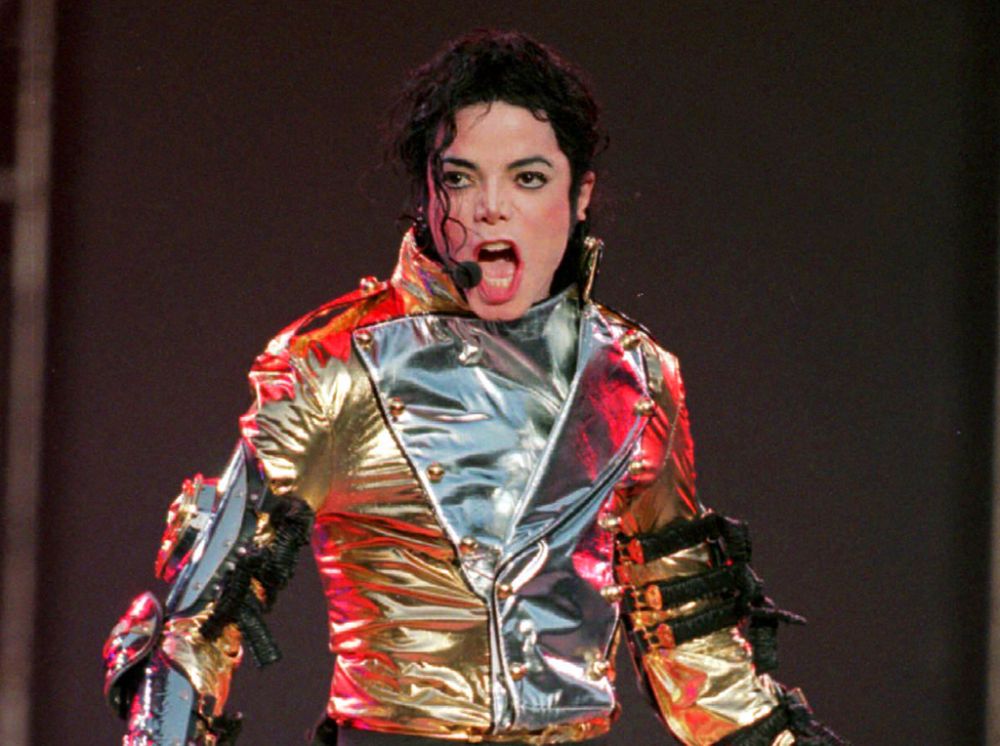 Michael Jackson est décédé en 2009 à l'âge de 50 ans d'une surdose médicamenteuse.