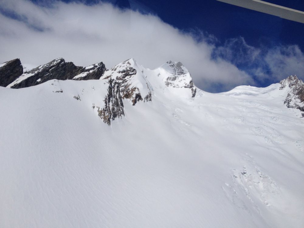 Un Soleurois de 50 ans a perdu la vie samedi vers 13 heures en chutant dans une crevasse au  Gletscherhornfirn.