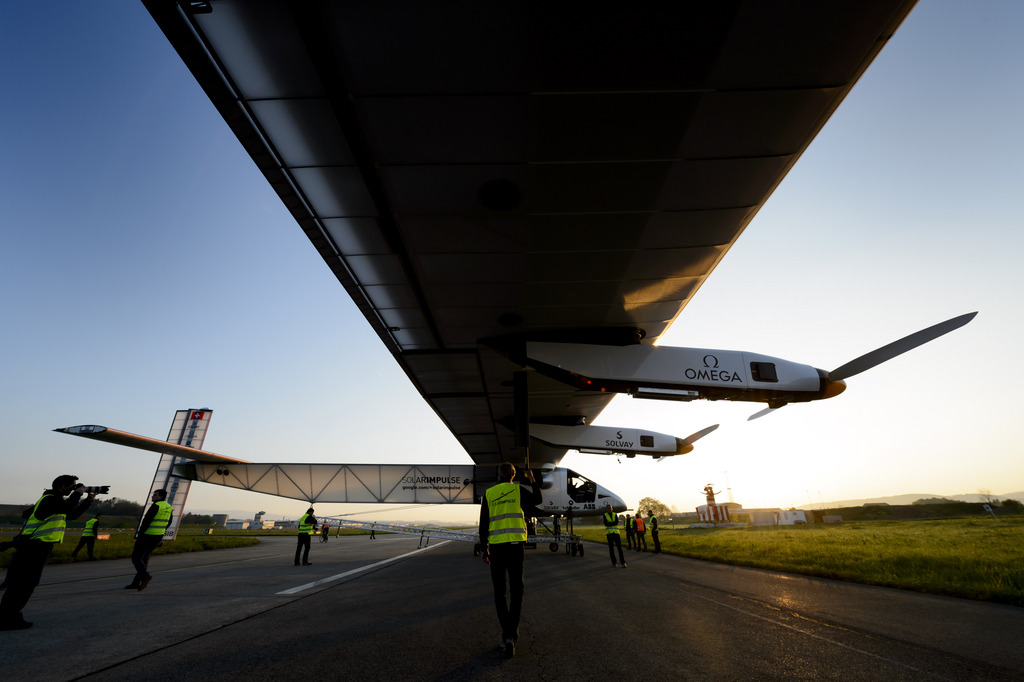 Pour boucler son tour du monde, Solar Impulse 2 devra voler durant 5 jours et 5 nuits.