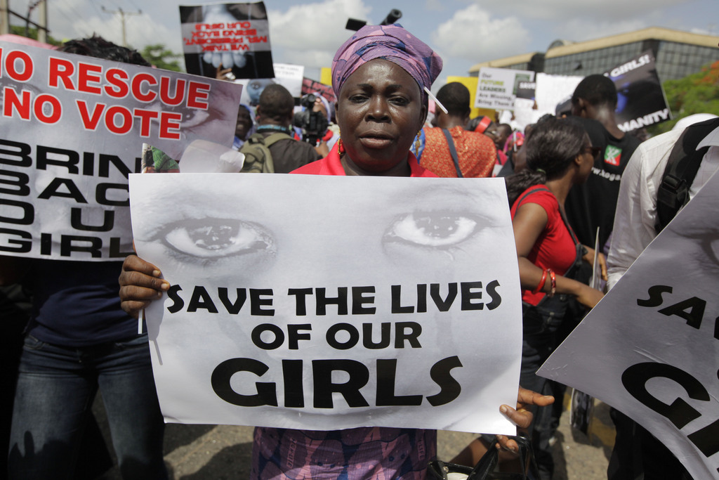 Malgré les protestations des familles, du gouvernement et de la communauté internationale, Boko Haram poursuit ses agissements.