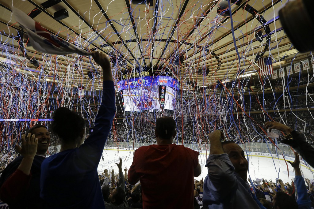 Le Madison Square Garden a explosé à la sirène finale. Les Rangers sont en finale de la Coupe Stanley.