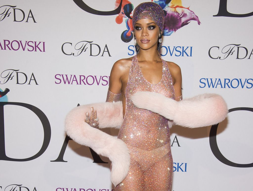 Rihanna lundi soir sur le tapis rouge new-yorkais.